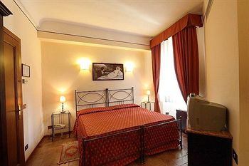 Others 3, Relais Il Campanile, Florence