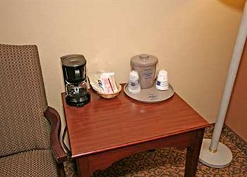 Others 5, Hampton Inn Greensboro-East, Guilford
