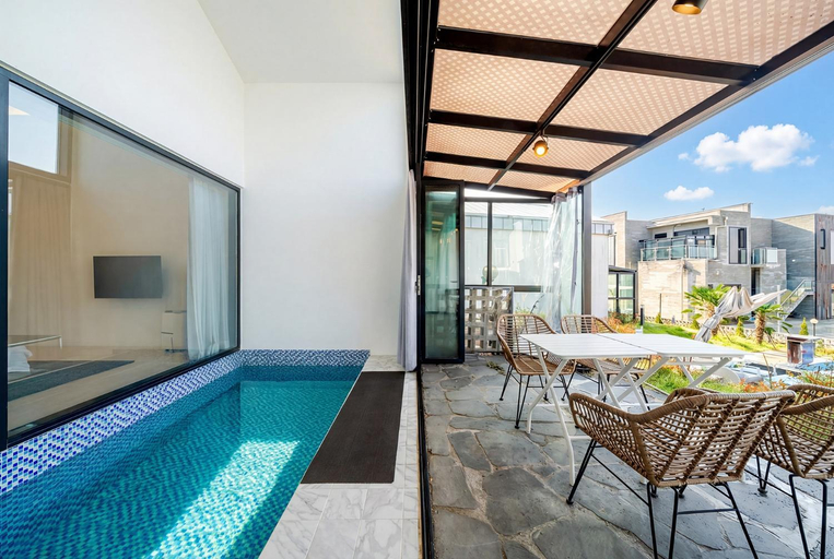 Exterior view 3, Gyeongju Heybreeze Pool Villa, Gyeongju