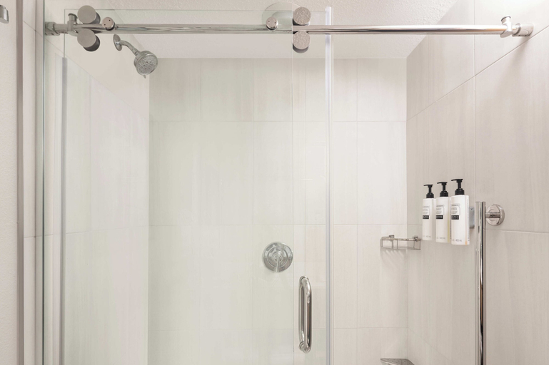 Bathroom 3, Embassy Suites by Hilton Lexington/UK Coldstream, Fayette