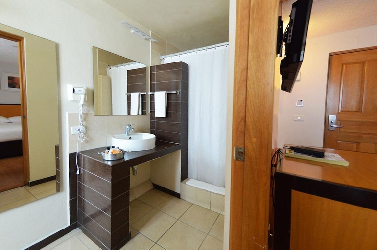 Bathroom 5, Centro 19, Querétaro