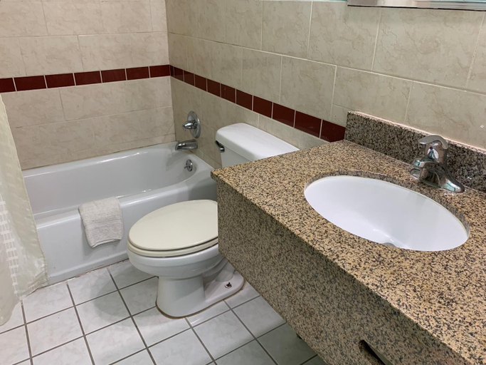 Bathroom 2, Best Budget Inn, Karnes