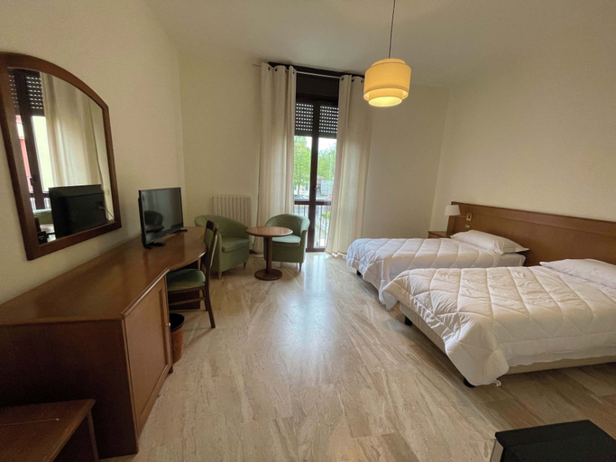 Bedroom 5, HOTEL CLEMENTI, Pavia