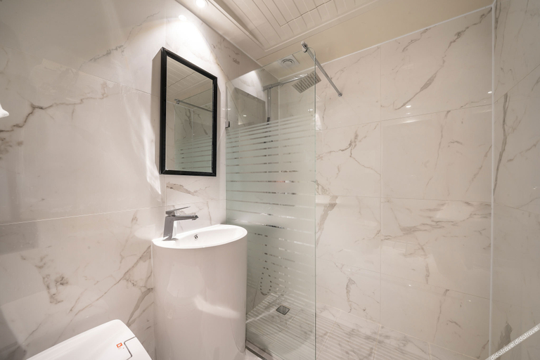 Bathroom 5, Wonju Mari Hotel, Wonju