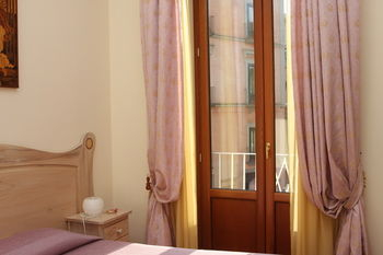 Others 3, Divina House B&B, Napoli