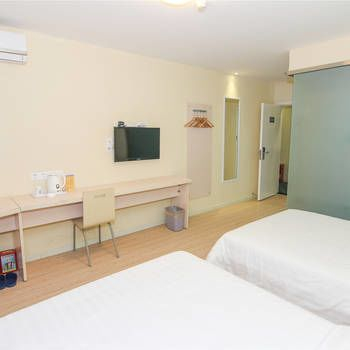 Guestroom 3, 7 Days Inn, Zhenjiang