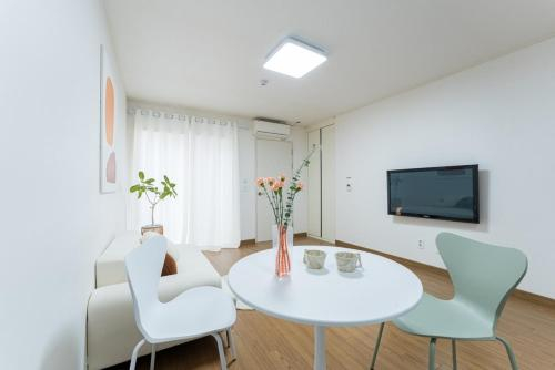 Others 4, Paju Stay 29, Paju