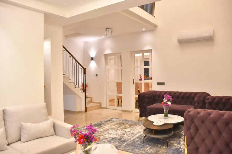 Primary image, Luxuryhouse-3br-free Car & Driver-balcony-wifi, Hyderabad