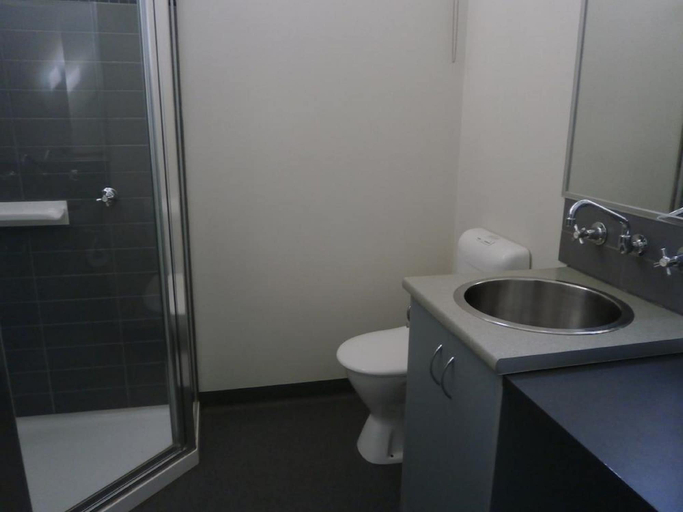 Bathroom 4, Sovereign Views Apartments, Ballarat  - Central