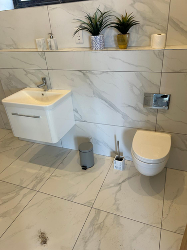 Bathroom 3, The Wellsprings Lodges and Restaurant, Lancashire