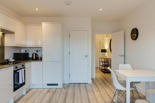 Others 5, Hounslow Central Apartments, London