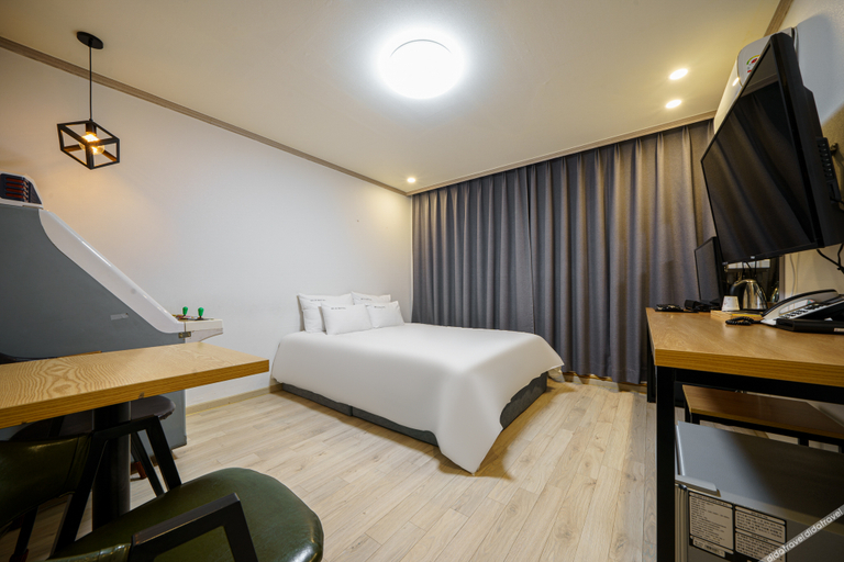 Bedroom 2, WITH U Hotel Gwangju Station, Buk