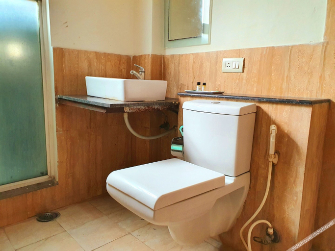 Bathroom 3, Merriment Alpha Hotel@Noida, Gautam Buddha Nagar