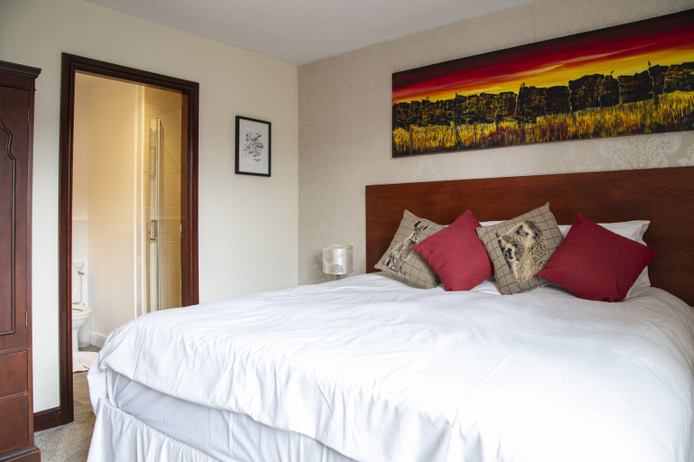 Bedroom 2, The Cheshire Cheese Inn, Derbyshire