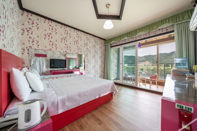 Bedroom 4, Cheongpyeong Carib, Gapyeong