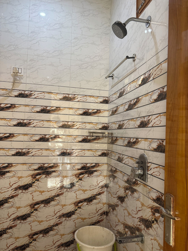 Bathroom 5, hotel namo inn, Mathura