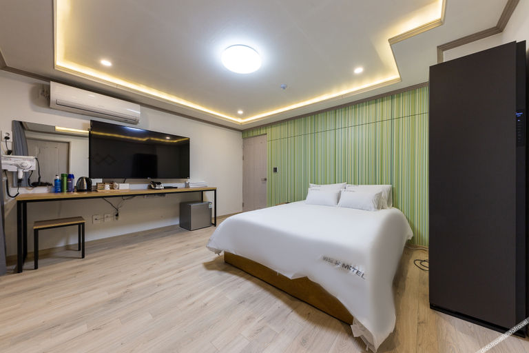 Bedroom 3, WITH U Hotel Gwangju Station, Buk