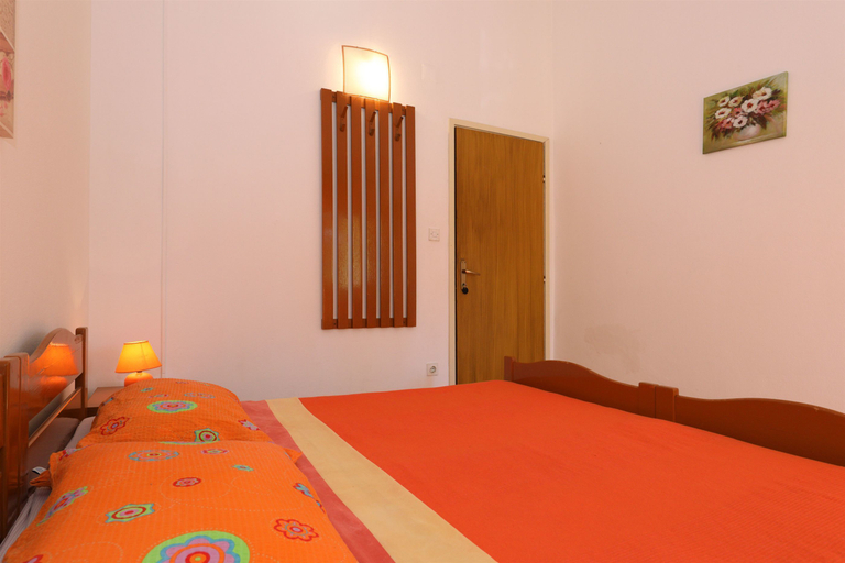 Bedroom 2, Apartments and Rooms Dragica, Starigrad