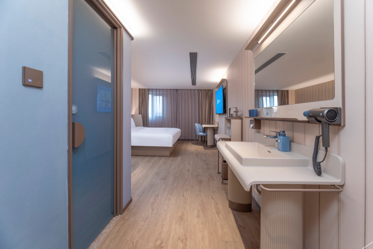 Bathroom, Hanting Hotel Bengbu Wuhe Central Plaza, Bengbu
