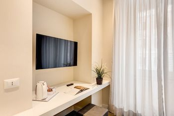 Others 5, Ecce Roma Suites, Roma