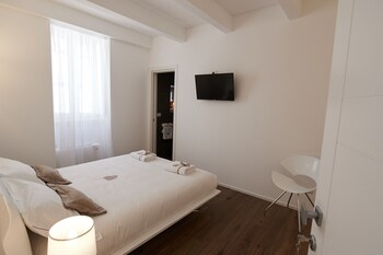 Others 3, Iulius Suite & spa, Bari