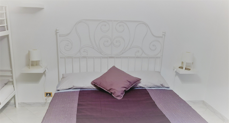 Bedroom 3, Rhome Sweet Rhome Suite, Roma