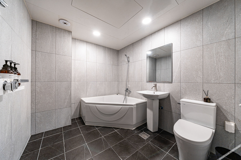Bathroom 5, Daejeon Jungli Hotel Raum, Daedeok