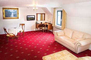 Others 5, The Sharnbrook Hotel, Bedfordshire