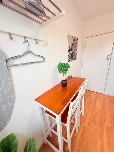 Others 4, Portobello Guest Rooms, London