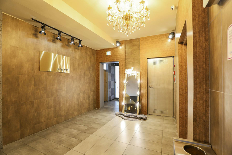 Bathroom 4, No. 25 Gongju Singwan Branch, Gongju