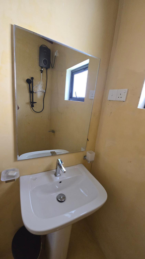 Bathroom 5, The Reef Edge, Matara Four Gravets
