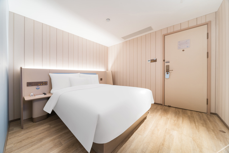 Bedroom 2, HanTing Residence (Zhongshan Third Hospital Gangding Subway Station), Guangzhou
