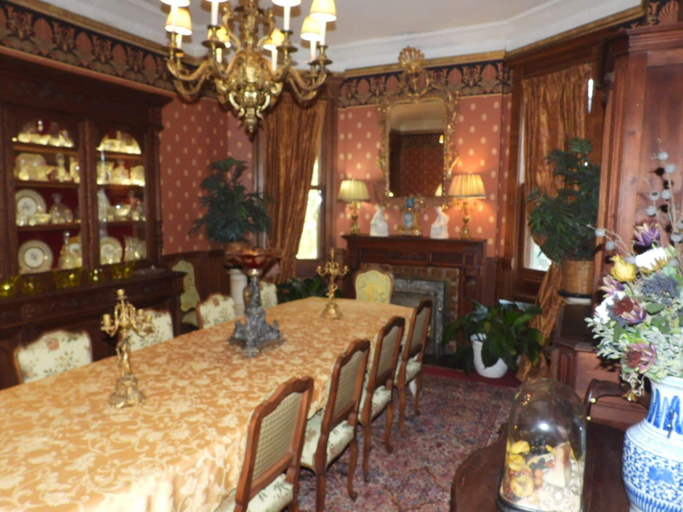 Food & Drinks 4, Johnstone Mansion, Lee