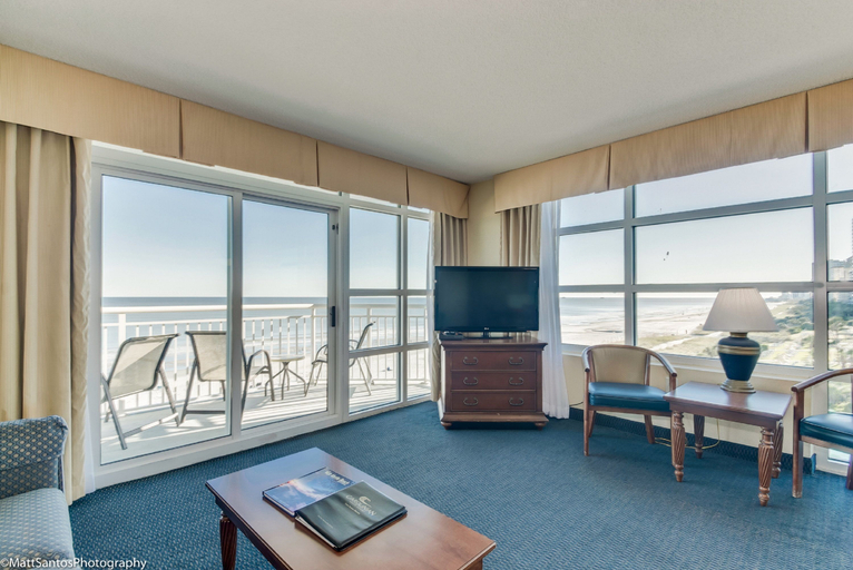 Bedroom, Corner Glass Units With Spectacular Ocean View, Horry