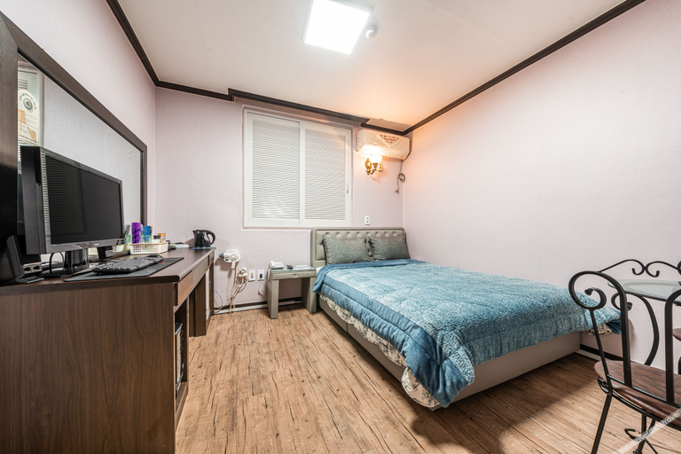 Bedroom 2, Wonju Roma Motel, Wonju