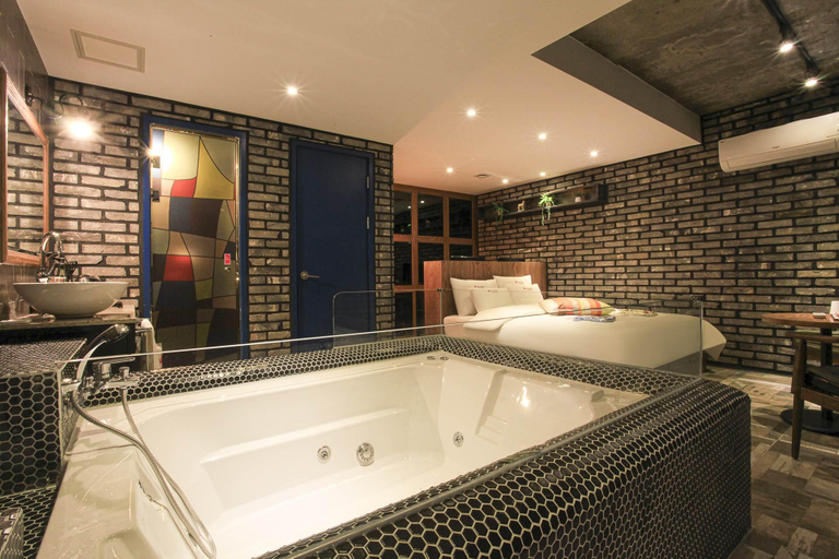 Bathroom 3, Hotel Yaja Guri, Guri