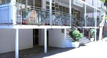 Others 2, Hotel Nives, Rimini