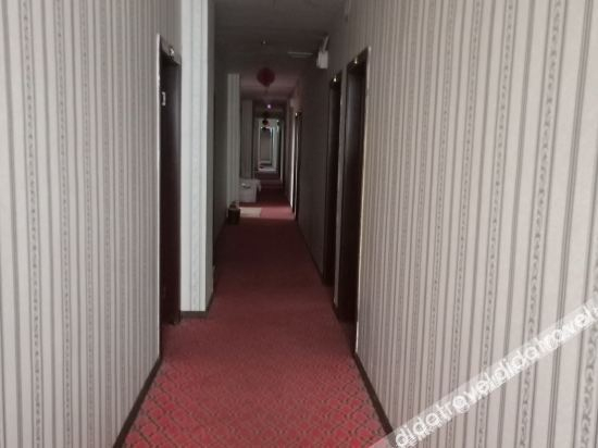 Others 2, Xingguang Hotel, Honghe Hani and Yi