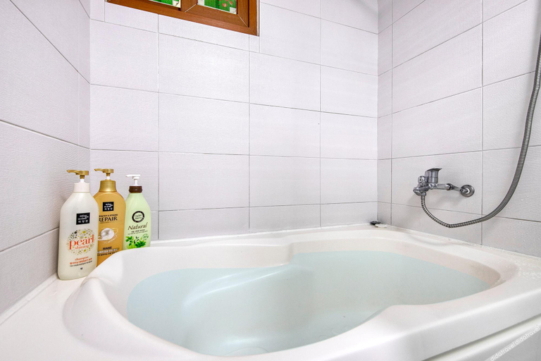 Bathroom 3, Gangneung Lohas Pension, Gangneung
