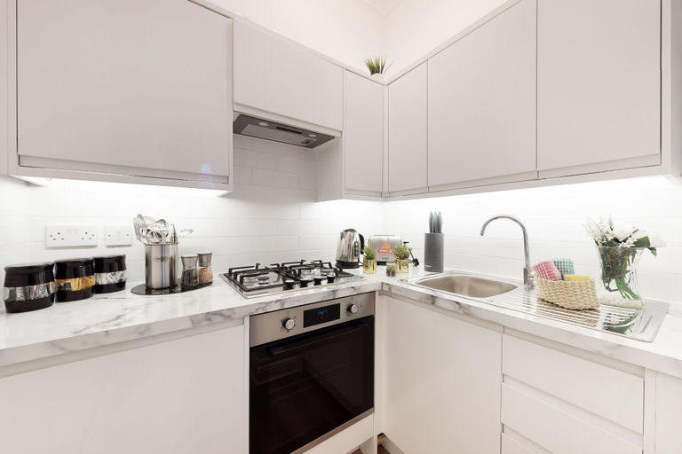 Others 4, Park Lane Apartments Baker Street, London