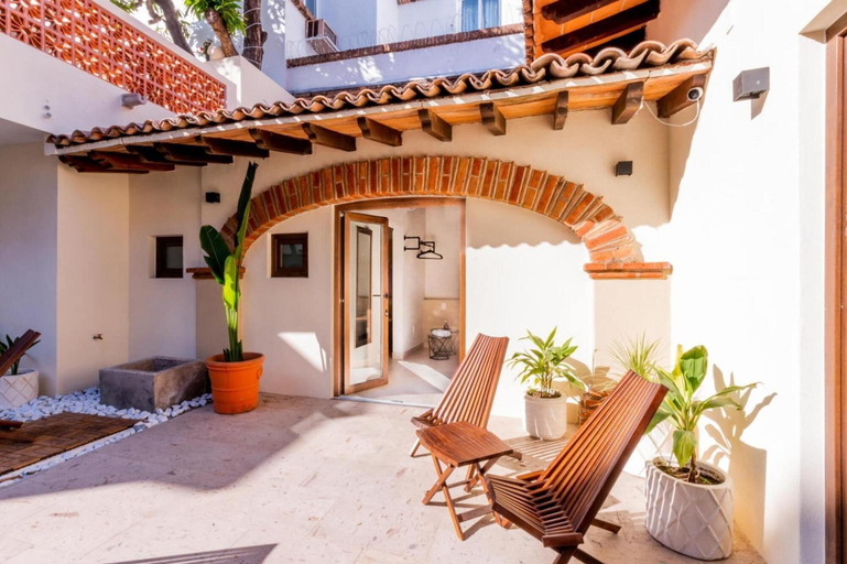 Terrace/patio, Casa Victoria Malecon - Only Adults, Puerto Vallarta