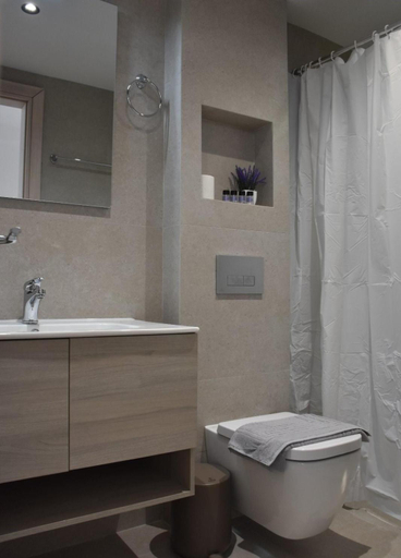 Bathroom 2, Casa di Pino in Paradisi Square near Airport, South Aegean