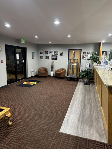 Public Area 2, Super 8 by Wyndham Chanute, Neosho