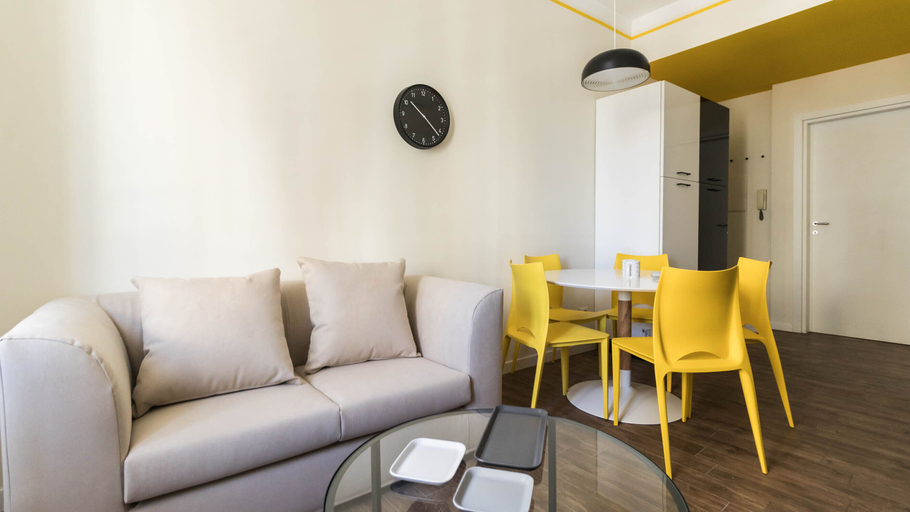 Others 5, Italianway Easy - Buenos Aires 65 B, Milano