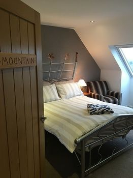 Others 2, Tarskavaig B&B, Fife
