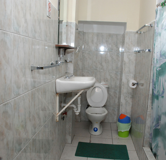 Bathroom 4, Bonaventure Hotel, Quito