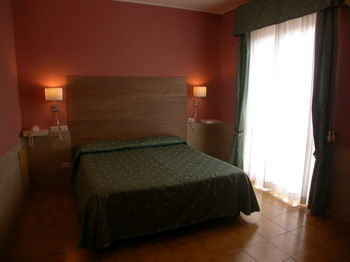 Others 2, Il Roscio, Terni