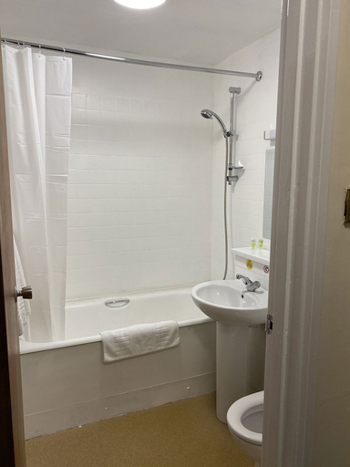 Bathroom 5, Midland Hotel, Nottinghamshire
