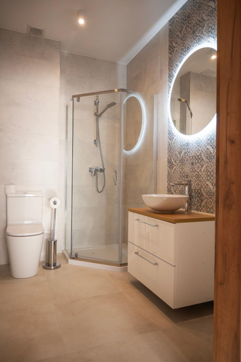 Bathroom 3, Dom caloroczny w Sierakowie nr 1, Międzychód