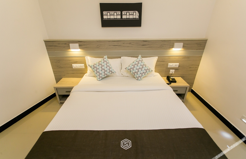 Bedroom 3, Sapphire Club Metro Hotel, Ernakulam
